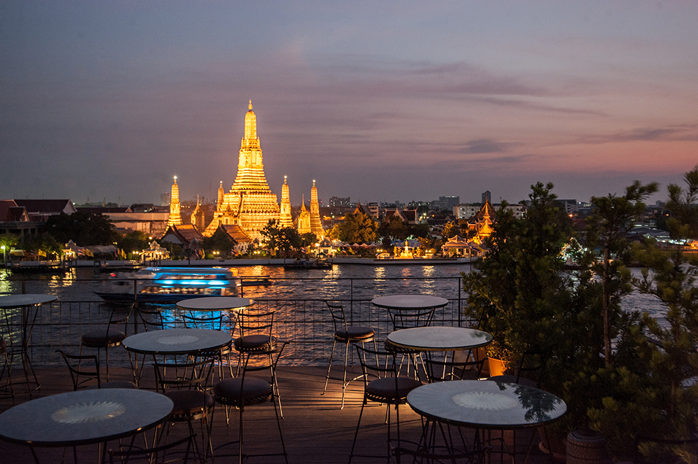 EAGLE NEST Rooftop Bar